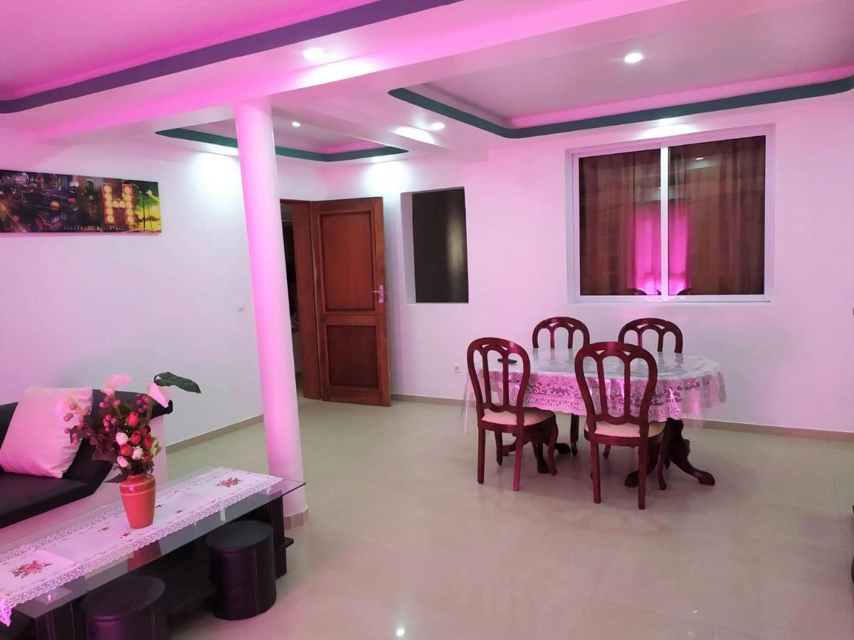 Casa Cabral : Big Apartment Next To The Beach Tarrafal  Εξωτερικό φωτογραφία