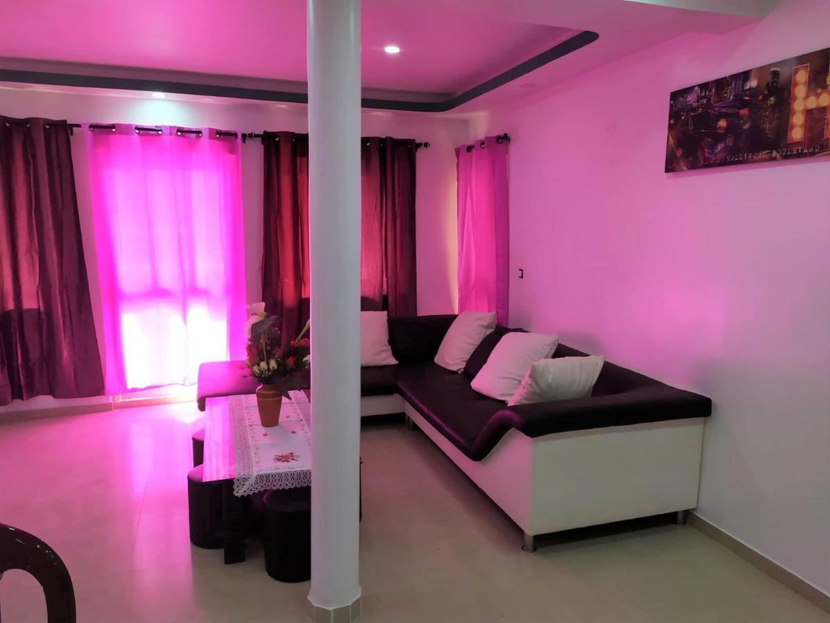 Casa Cabral : Big Apartment Next To The Beach Tarrafal  Εξωτερικό φωτογραφία